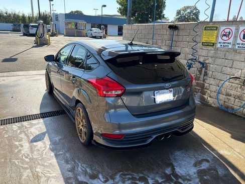Used 2017 Ford Focus ST w/ Equipment Group 402A image 6