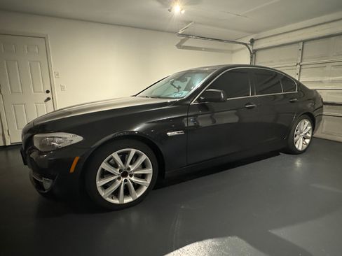Used 2011 BMW 550i Sedan image 1
