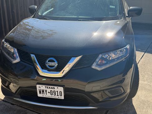 Used 2016 Nissan Rogue S image 1