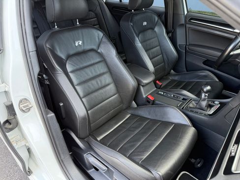 Used 2016 Volkswagen Golf R 4-Door AWD/4WD image 16