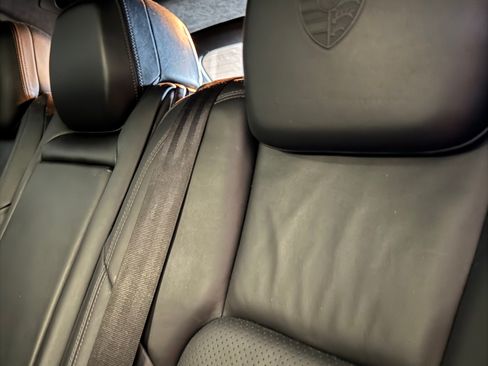 Used 2011 Porsche Cayenne Turbo image 14