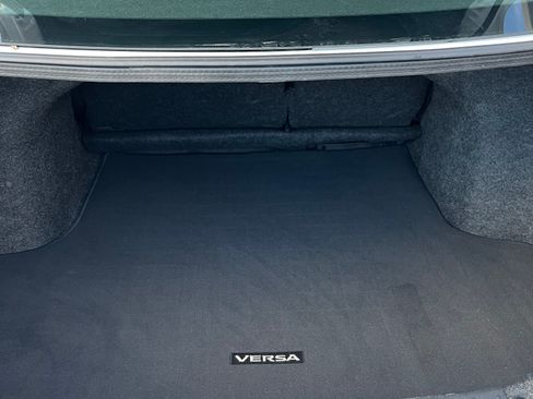 Used 2017 Nissan Versa SV image 6