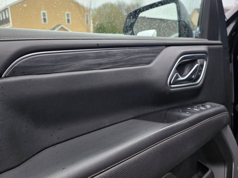 Used 2021 GMC Yukon XL SLT w/ SLT Luxury Package image 20