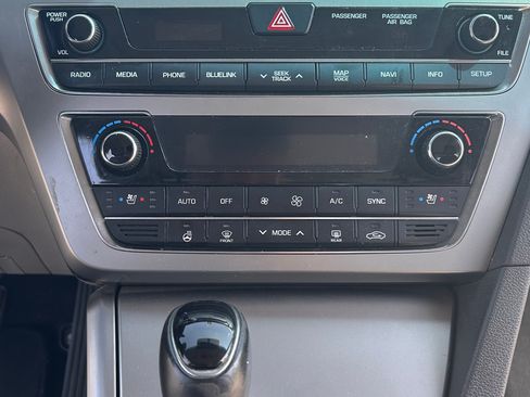 Used 2015 Hyundai Sonata Limited w/ Option Group 05 image 24
