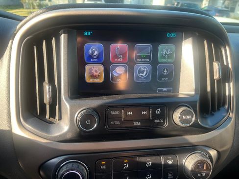 Used 2017 Chevrolet Colorado Z71 image 9