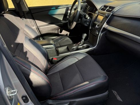 Used 2017 Toyota Camry SE image 14