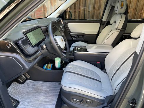 Used 2023 Rivian R1T Launch Edition AWD/4WD image 14
