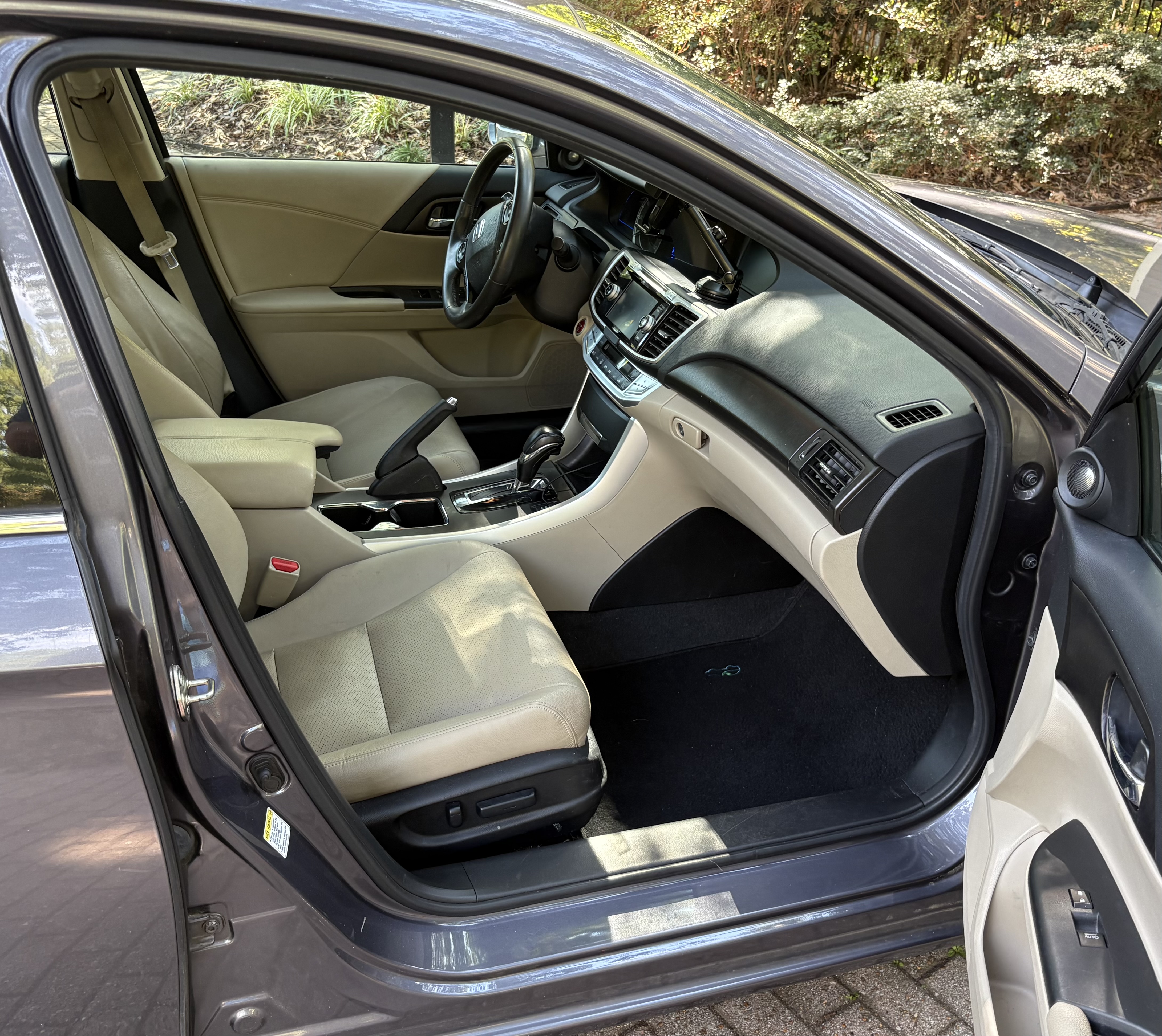 Used 2014 Honda Accord EX-L image 9