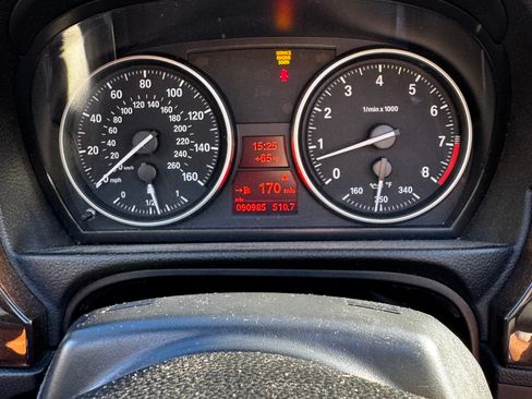 Used 2010 BMW 328i Convertible image 8