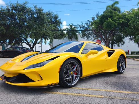 Used 2021 Ferrari F8 Tributo image 15