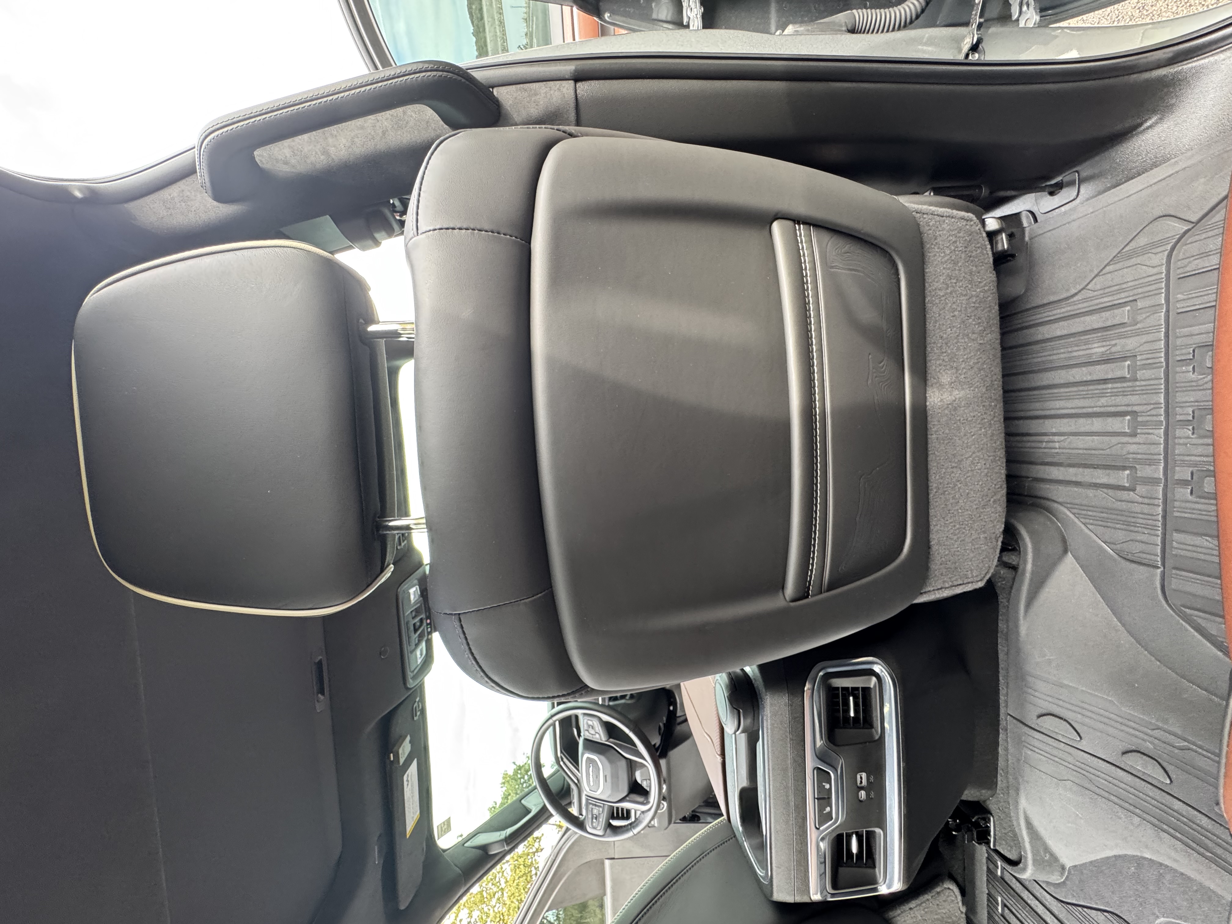 Used 2025 GMC Sierra 3500 Denali Ultimate AWD/4WD image 19
