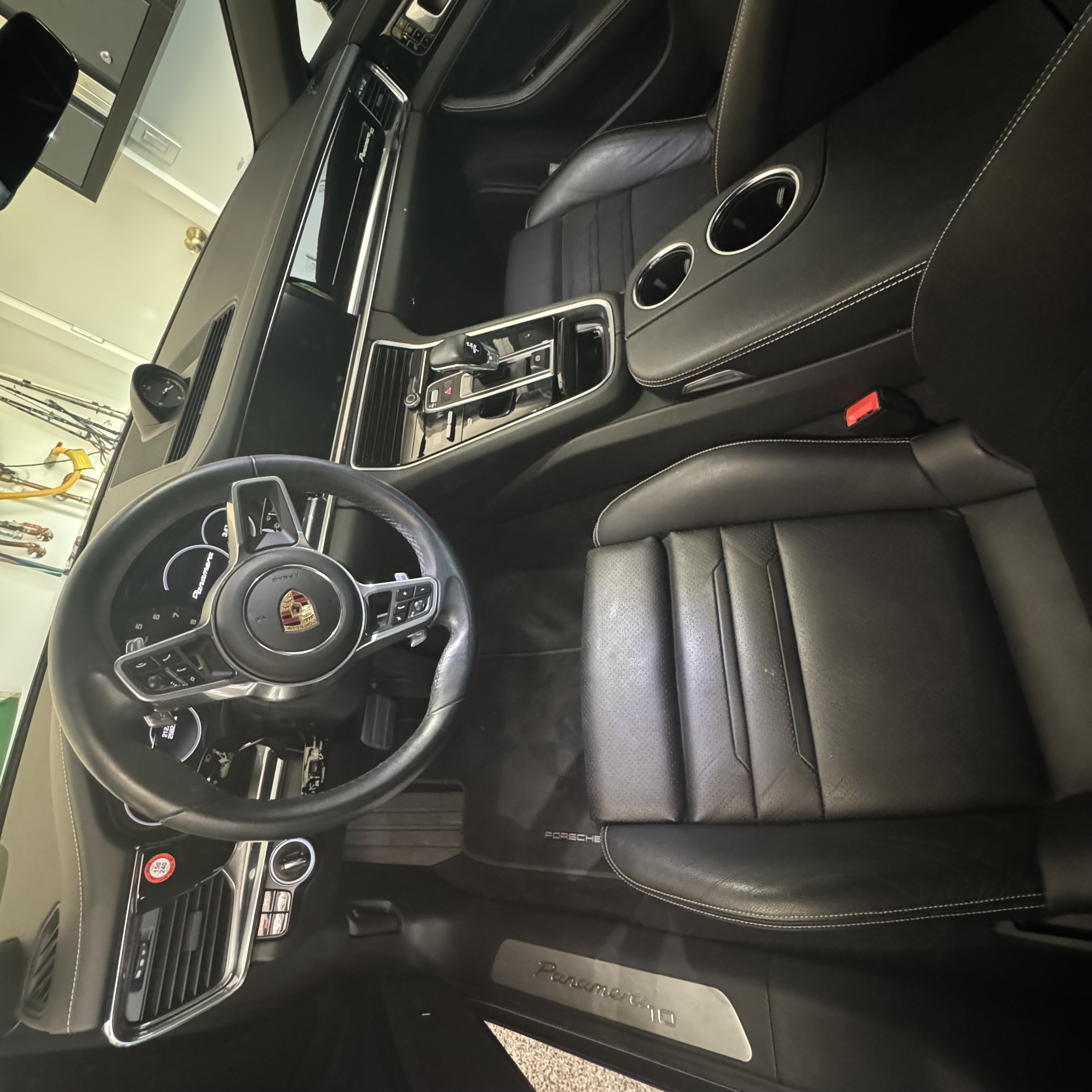 Used 2020 Porsche Panamera AWD/4WD image 10
