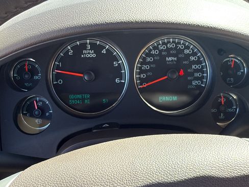 Used 2014 GMC Yukon XL Denali image 14