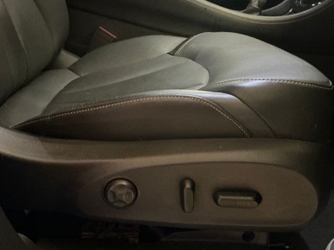 Used 2017 Buick Envision Essence image 10