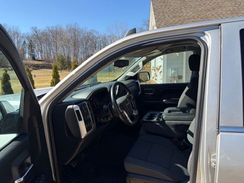 Used 2019 GMC Sierra 1500 SLE w/ SLE Value Package image 8