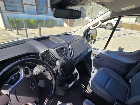 Used 2018 Ford Transit 250 130 Low Roof image 11
