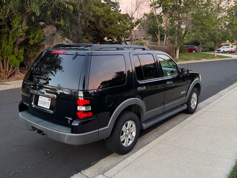 Used 2006 Ford Explorer XLT RWD image 5