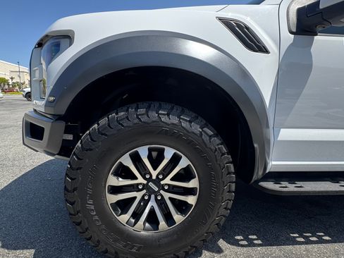 Used 2019 Ford F150 Raptor w/ Equipment Group 802A Luxury AWD/4WD image 4