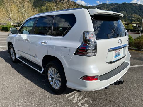 Used 2016 Lexus GX 460 w/ Premium Package image 6