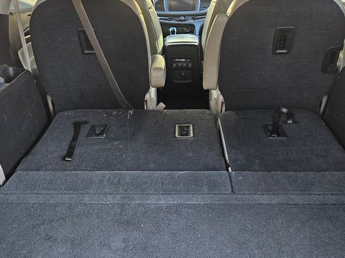 Used 2019 Buick Enclave Essence image 19