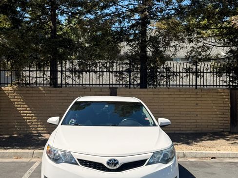 Used 2013 Toyota Camry SE FWD image 2
