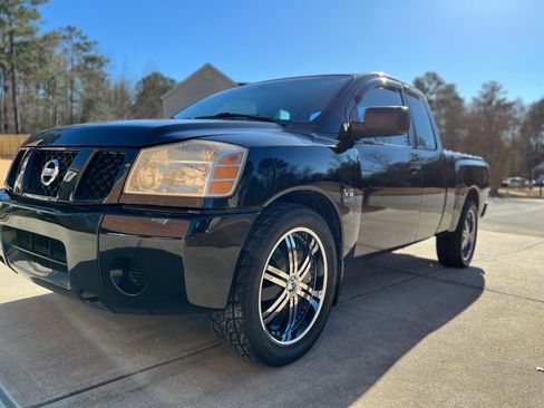 Used 2004 Nissan Titan XE image 8