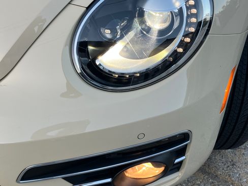 Used 2019 Volkswagen Beetle 2.0T Final Edition SEL FWD image 8