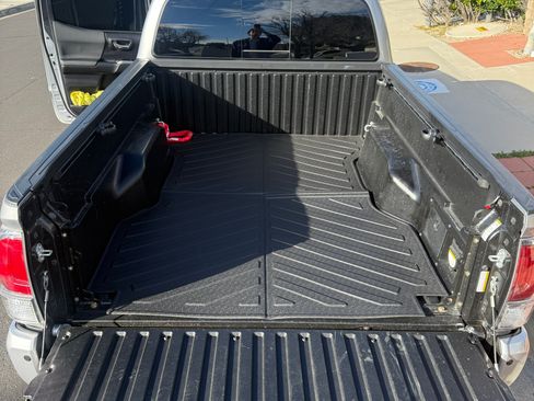 Used 2021 Toyota Tacoma TRD Off-Road w/ Technology Package image 11