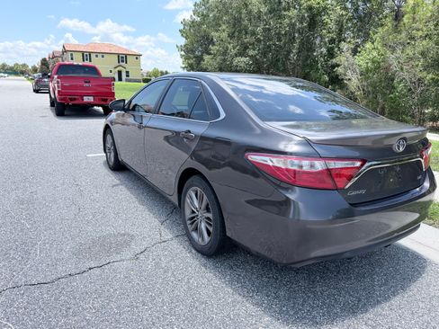 Used 2015 Toyota Camry SE FWD image 6