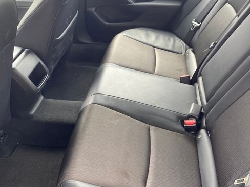 Used 2018 Honda Accord Sport image 11