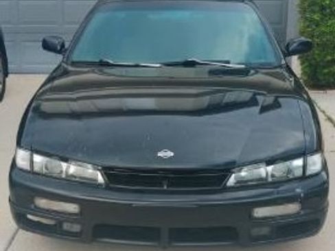 Used 1998 Nissan 240SX SE image 1
