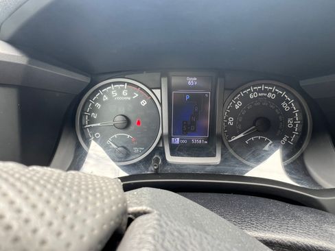 Used 2018 Toyota Tacoma TRD Sport RWD image 15