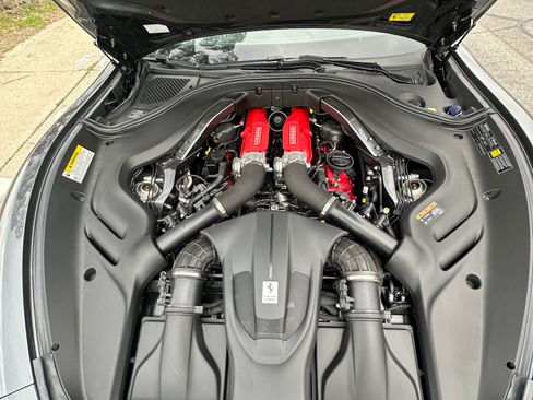 Used 2022 Ferrari Roma image 13