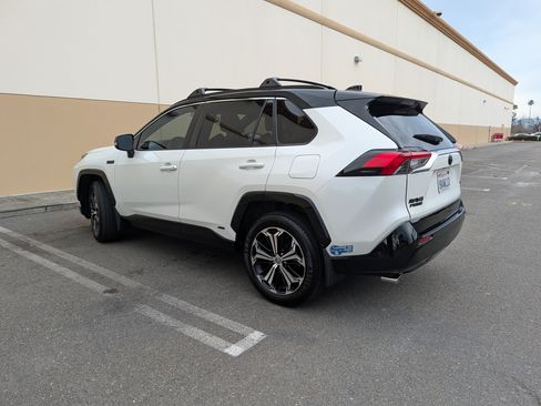 Used 2021 Toyota RAV4 XSE image 16