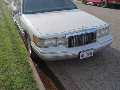 Used 1993 Lincoln Town Car Signature