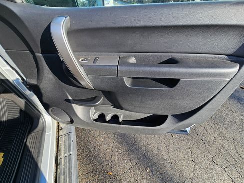 Used 2011 Chevrolet Silverado 2500 LT w/ Interior Plus Package image 27