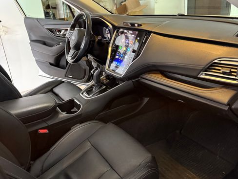 Used 2021 Subaru Outback Limited image 11