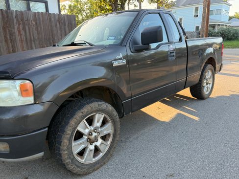 Used 2005 Ford F150 STX RWD image 1