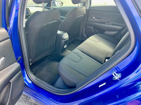 Used 2024 Hyundai Elantra SE FWD image 25