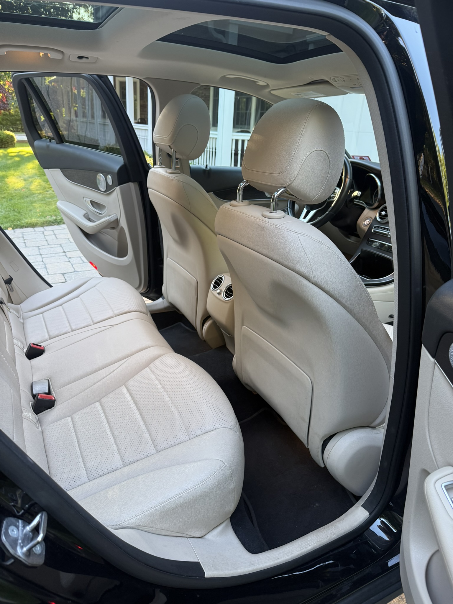 Used 2020 Mercedes-Benz GLC 300 4MATIC image 8