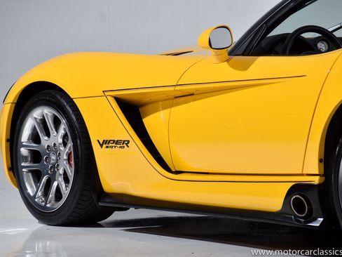 Used 2005 Dodge Viper SRT-10 image 5