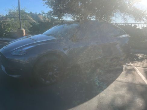 Used 2023 Tesla Model Y Long Range image 5