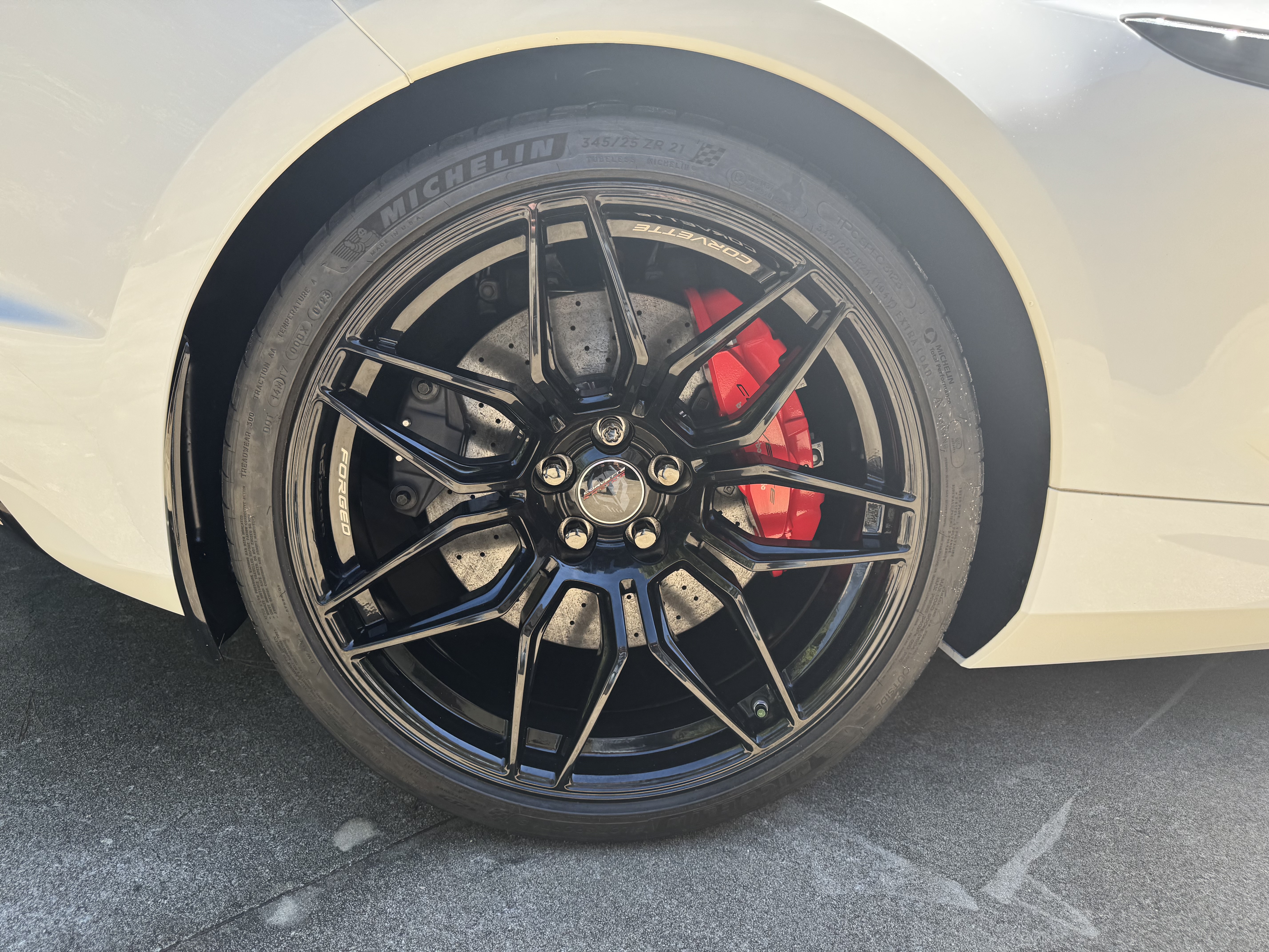 Used 2024 Chevrolet Corvette Z06 w/ Z07 Performance Package RWD image 27