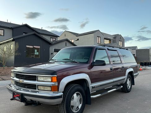 Used 1997 Chevrolet Suburban 4WD w/ Preferred Equipment Group 2 image 1