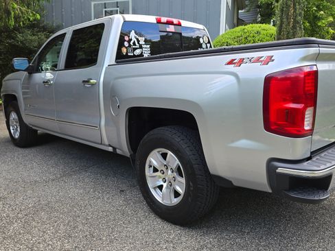 Used 2018 Chevrolet Silverado 1500 LTZ AWD/4WD image 8