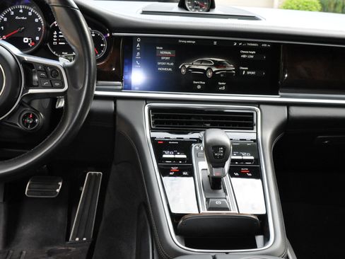 Used 2018 Porsche Panamera Turbo Sport Turismo AWD/4WD image 16