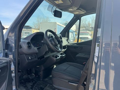 Used 2019 Mercedes-Benz Sprinter 170 image 11