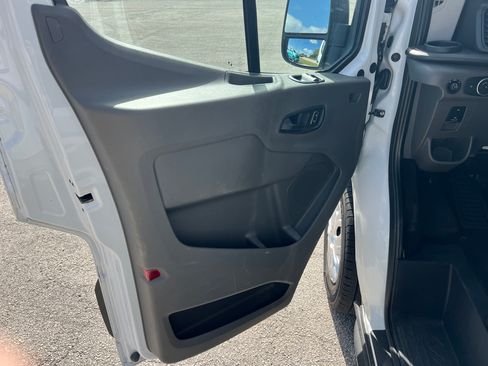 Used 2022 Ford Transit 350 XLT image 11