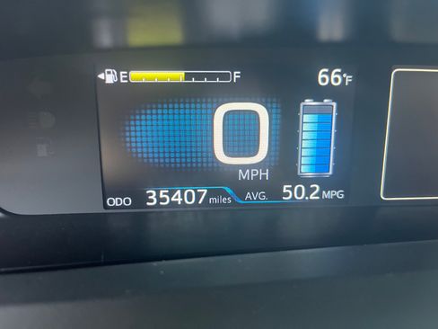 Used 2018 Toyota Prius Four Touring image 11