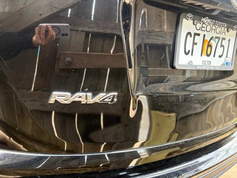 Used 2016 Toyota RAV4 LE image 14